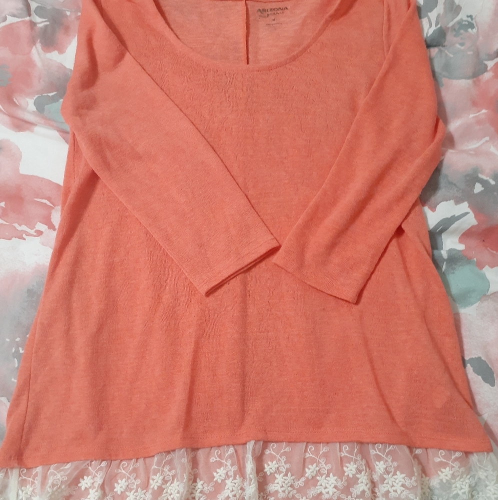 💰💰BOGOFREE womens lace bottom top